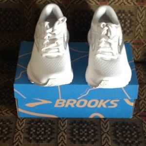 Brooks women's running shoes
